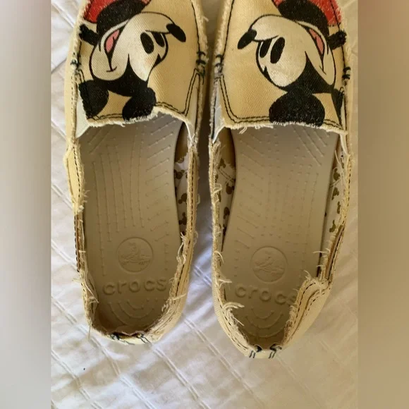 CROCS Disney Melbourne Mickey
Mouse Slip On Canvas Distressed Loafers - Picture 5 of 5